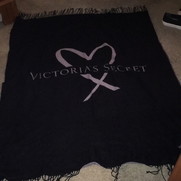 Victoria's Secret Other - Victoria’s Secret blanket